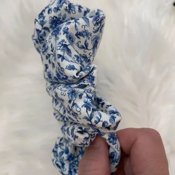 Floral Hair Scrunchie. Multicolor . Medium - Picture 3 of 6